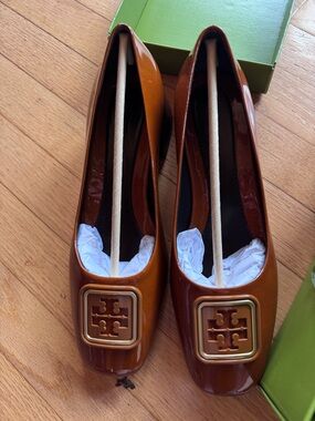 Tory Burch Patent Leather Brown Logo Square- Heel